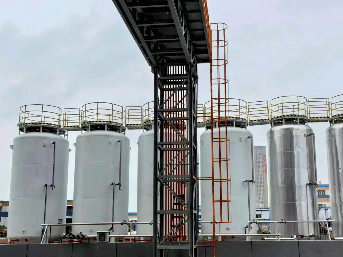 chemical storage and conveying system