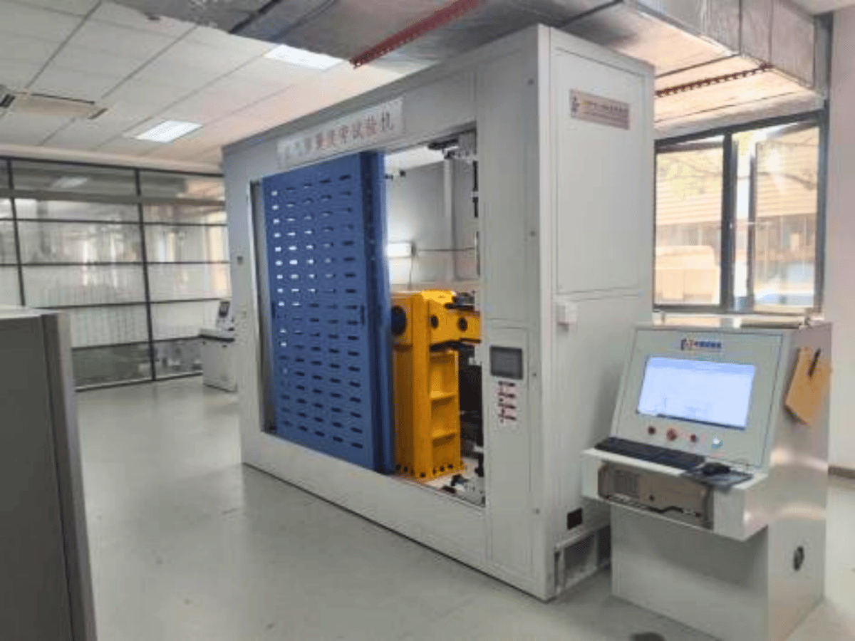 seismic bearing testing machine